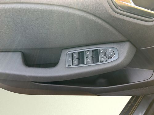 https://csb-strapi-files.fsn1.your-objectstorage.com/inventory-cars/images/14b102c687ea1ab7b6a7191a0fa69b68befc6720/13_500_7293.jpg