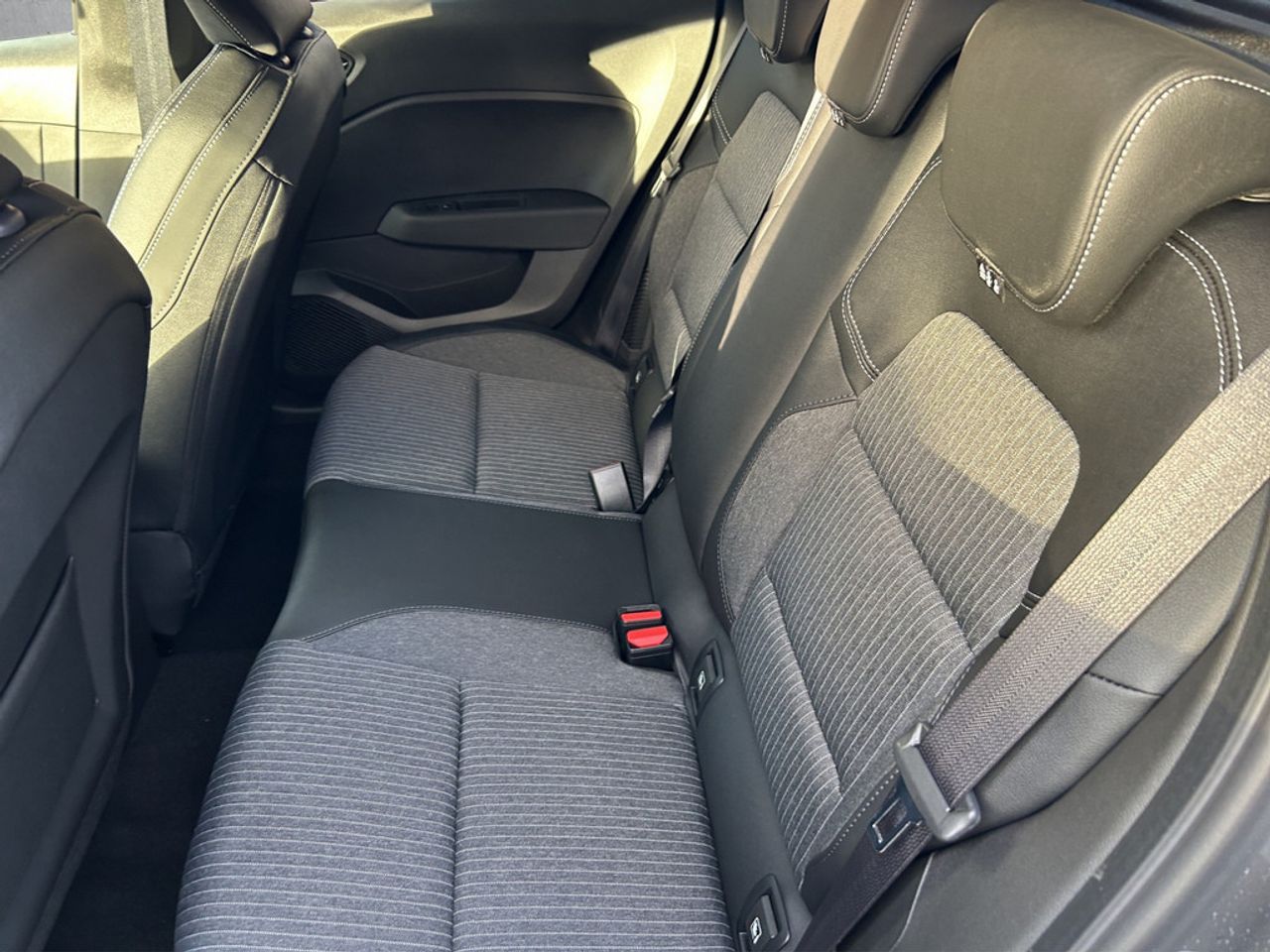 https://csb-strapi-files.fsn1.your-objectstorage.com/inventory-cars/images/14b102c687ea1ab7b6a7191a0fa69b68befc6720/14_1280_5984.jpg