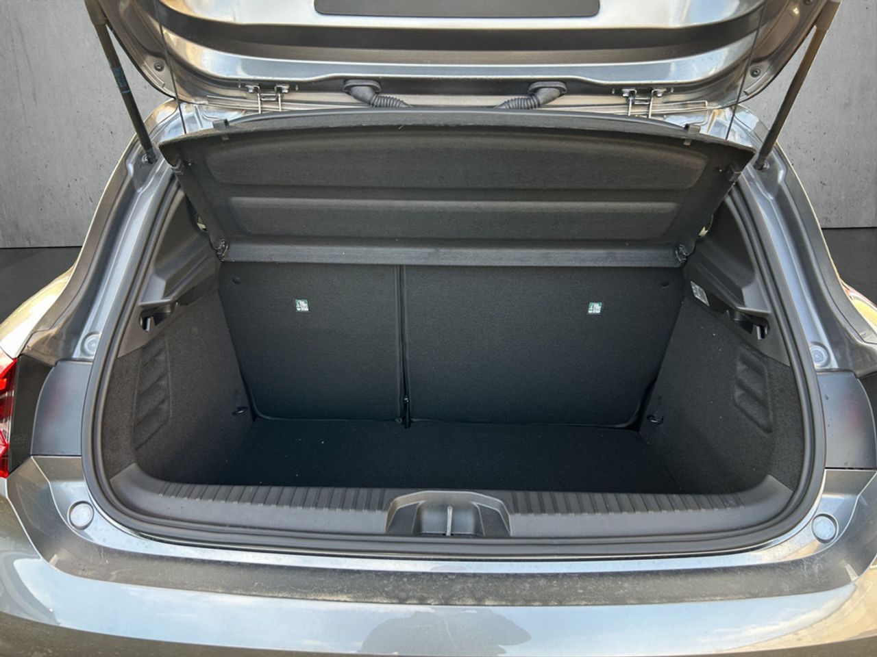 https://csb-strapi-files.fsn1.your-objectstorage.com/inventory-cars/images/14b102c687ea1ab7b6a7191a0fa69b68befc6720/17_1280_9028.jpg