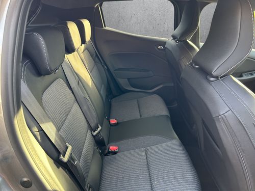 https://csb-strapi-files.fsn1.your-objectstorage.com/inventory-cars/images/14b102c687ea1ab7b6a7191a0fa69b68befc6720/18_500_9497.jpg