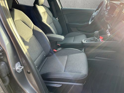 https://csb-strapi-files.fsn1.your-objectstorage.com/inventory-cars/images/14b102c687ea1ab7b6a7191a0fa69b68befc6720/19_500_7208.jpg
