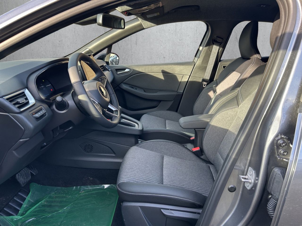 https://csb-strapi-files.fsn1.your-objectstorage.com/inventory-cars/images/14b102c687ea1ab7b6a7191a0fa69b68befc6720/9_1280_9935.jpg