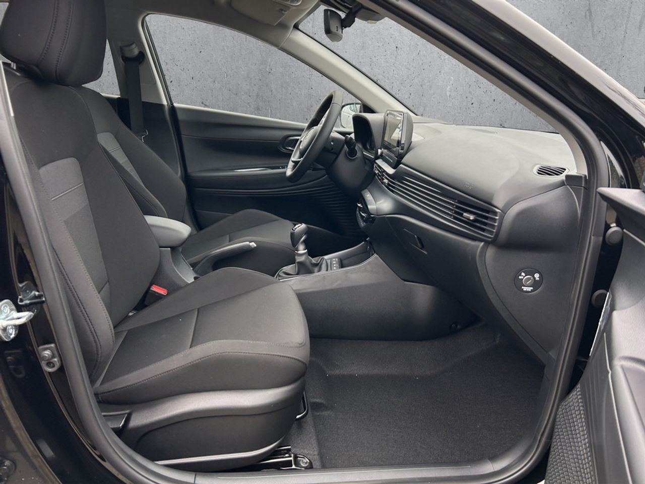 https://csb-strapi-files.fsn1.your-objectstorage.com/inventory-cars/images/15aeaeb0b9ae2e696b3d2805286709c46a60c61c/15_1280_7109.jpg