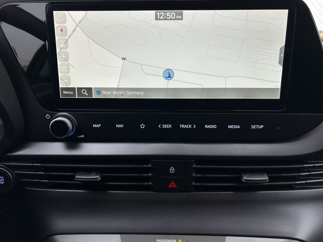 https://csb-strapi-files.fsn1.your-objectstorage.com/inventory-cars/images/15aeaeb0b9ae2e696b3d2805286709c46a60c61c/17_1280_7214.jpg