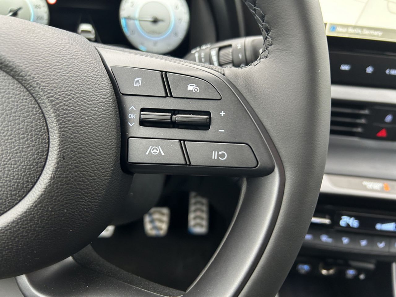 https://csb-strapi-files.fsn1.your-objectstorage.com/inventory-cars/images/15aeaeb0b9ae2e696b3d2805286709c46a60c61c/24_1280_7301.jpg