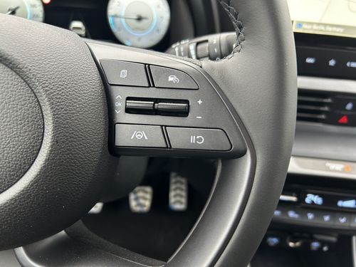 https://csb-strapi-files.fsn1.your-objectstorage.com/inventory-cars/images/15aeaeb0b9ae2e696b3d2805286709c46a60c61c/24_500_4272.jpg