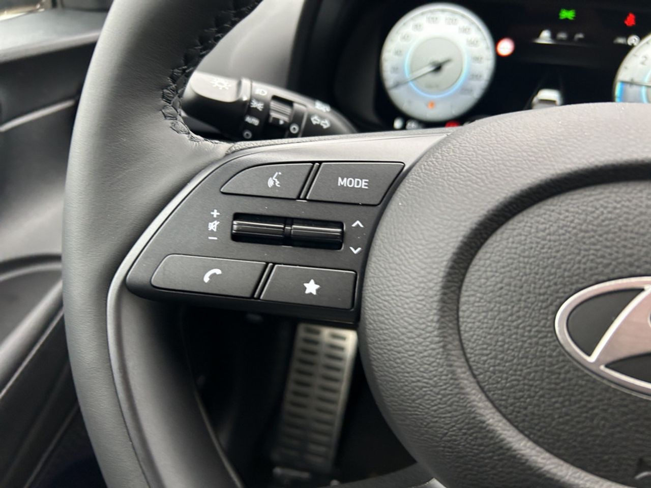 https://csb-strapi-files.fsn1.your-objectstorage.com/inventory-cars/images/15aeaeb0b9ae2e696b3d2805286709c46a60c61c/32_1280_7636.jpg