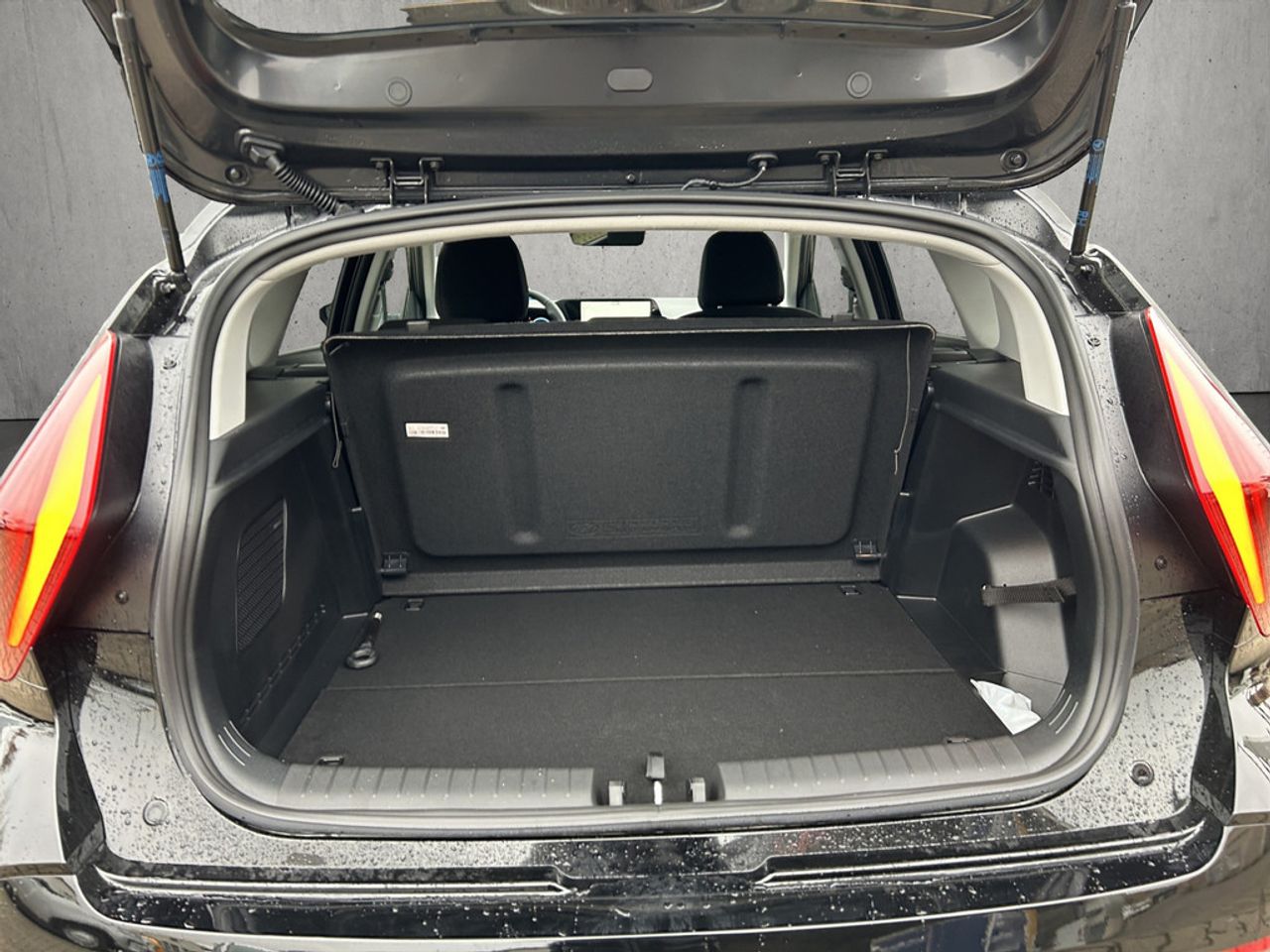 https://csb-strapi-files.fsn1.your-objectstorage.com/inventory-cars/images/15aeaeb0b9ae2e696b3d2805286709c46a60c61c/5_1280_1500.jpg