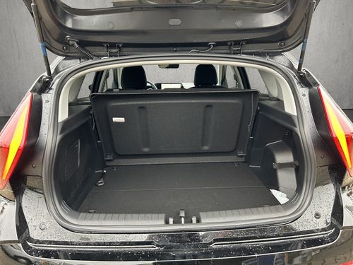 https://csb-strapi-files.fsn1.your-objectstorage.com/inventory-cars/images/15aeaeb0b9ae2e696b3d2805286709c46a60c61c/5_500_9778.jpg