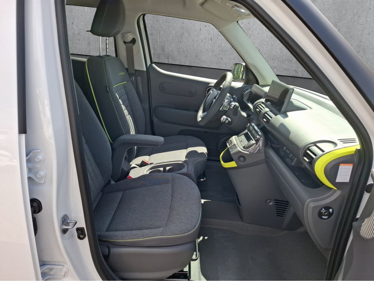https://csb-strapi-files.fsn1.your-objectstorage.com/inventory-cars/images/15eb4aee771d48cef960c457912ba90d41c7cd5f/20_1280_4007.jpg