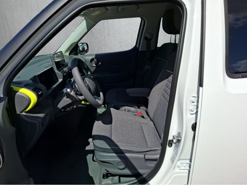 https://csb-strapi-files.fsn1.your-objectstorage.com/inventory-cars/images/15eb4aee771d48cef960c457912ba90d41c7cd5f/9_500_2713.jpg