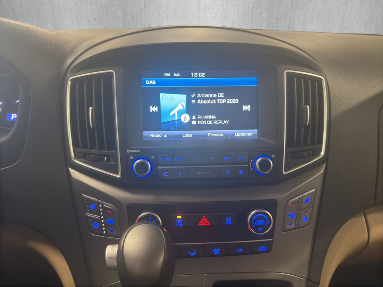https://csb-strapi-files.fsn1.your-objectstorage.com/inventory-cars/images/161cd5f828f7c8764fe9125aaa2d693c7b460193/12_1280_4869.jpg