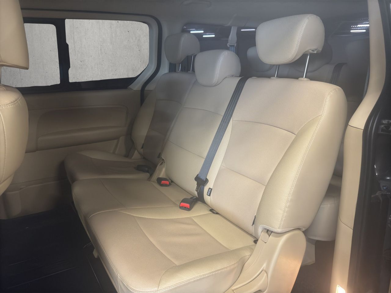 https://csb-strapi-files.fsn1.your-objectstorage.com/inventory-cars/images/161cd5f828f7c8764fe9125aaa2d693c7b460193/14_1280_3136.jpg