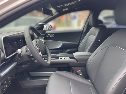 https://csb-strapi-files.fsn1.your-objectstorage.com/inventory-cars/images/166d4bd277bfcd317d0e0cbe59dfbbb490d6c665/6_500_1077.jpg