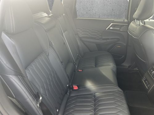 https://csb-strapi-files.fsn1.your-objectstorage.com/inventory-cars/images/1687ea7ea2a4f62bf495cdf57cac46adf5fd0bef/18_500_2641.jpg