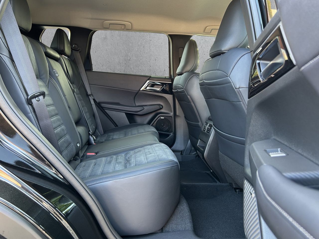 https://csb-strapi-files.fsn1.your-objectstorage.com/inventory-cars/images/16e6379c6993b20b3fa4775fcb1cdf1071d1a0da/18_1280_9312.jpg