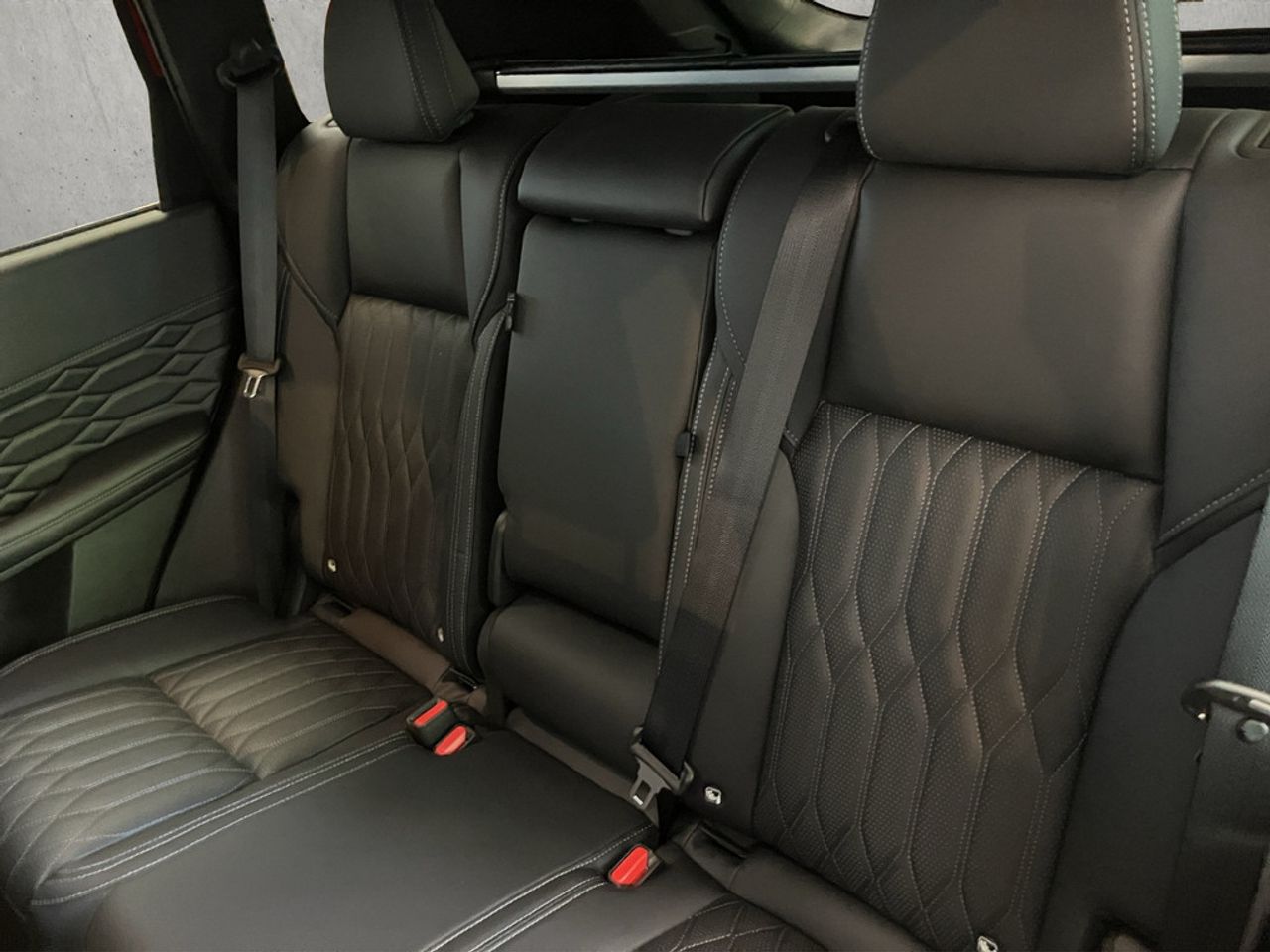 https://csb-strapi-files.fsn1.your-objectstorage.com/inventory-cars/images/176385e3c6b99b0a05a6b45096664d293da9ed15/14_1280_2989.jpg