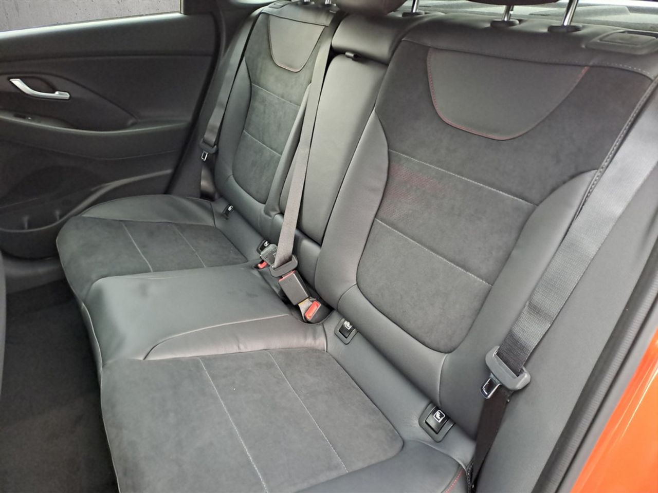 https://csb-strapi-files.fsn1.your-objectstorage.com/inventory-cars/images/18151188ba50ed994de57b0ce888c2442ff6ee29/15_1280_2880.jpg