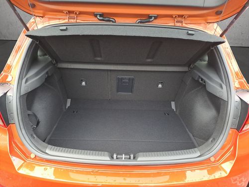 https://csb-strapi-files.fsn1.your-objectstorage.com/inventory-cars/images/18151188ba50ed994de57b0ce888c2442ff6ee29/18_500_7897.jpg