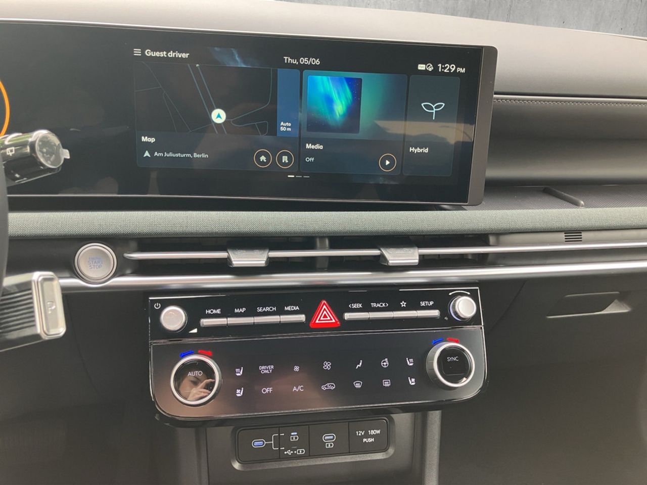 https://csb-strapi-files.fsn1.your-objectstorage.com/inventory-cars/images/19ed02b5719efc47a5babf9c6ea702e9982c3278/12_1280_1196.jpg