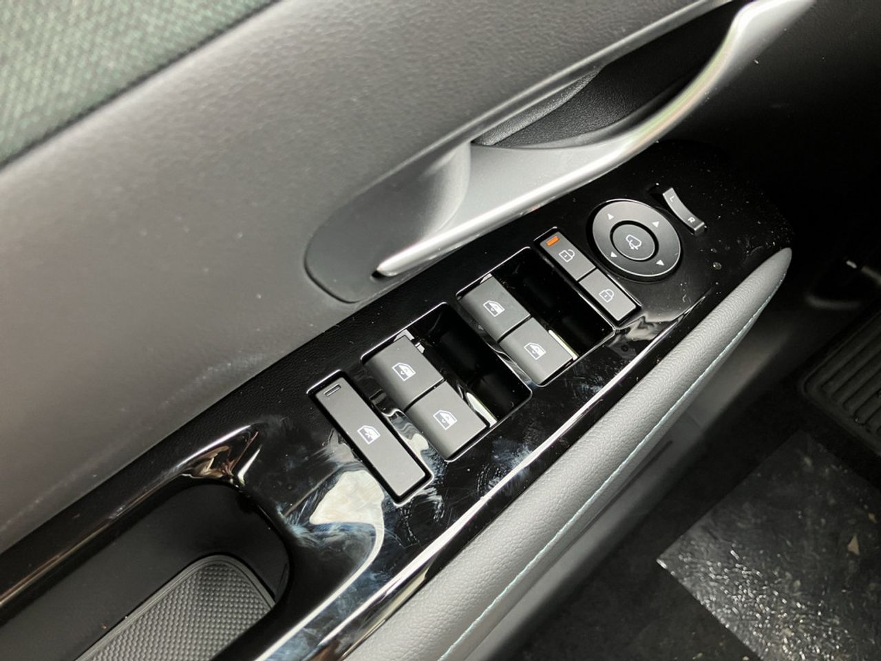 https://csb-strapi-files.fsn1.your-objectstorage.com/inventory-cars/images/19ed02b5719efc47a5babf9c6ea702e9982c3278/13_1280_5687.jpg