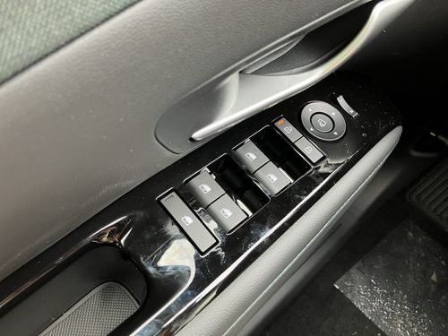 https://csb-strapi-files.fsn1.your-objectstorage.com/inventory-cars/images/19ed02b5719efc47a5babf9c6ea702e9982c3278/13_500_8194.jpg