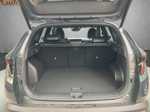 https://csb-strapi-files.fsn1.your-objectstorage.com/inventory-cars/images/19ed02b5719efc47a5babf9c6ea702e9982c3278/18_500_2506.jpg