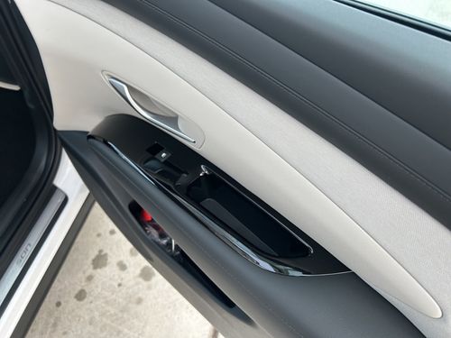 https://csb-strapi-files.fsn1.your-objectstorage.com/inventory-cars/images/1a449ebefc696604f60aeeac6a873c078c3112cc/21_500_7661.jpg