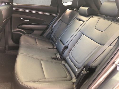 https://csb-strapi-files.fsn1.your-objectstorage.com/inventory-cars/images/1aed3568147cec1c16e3fc055c365ac2c65bc252/11_500_3555.jpg