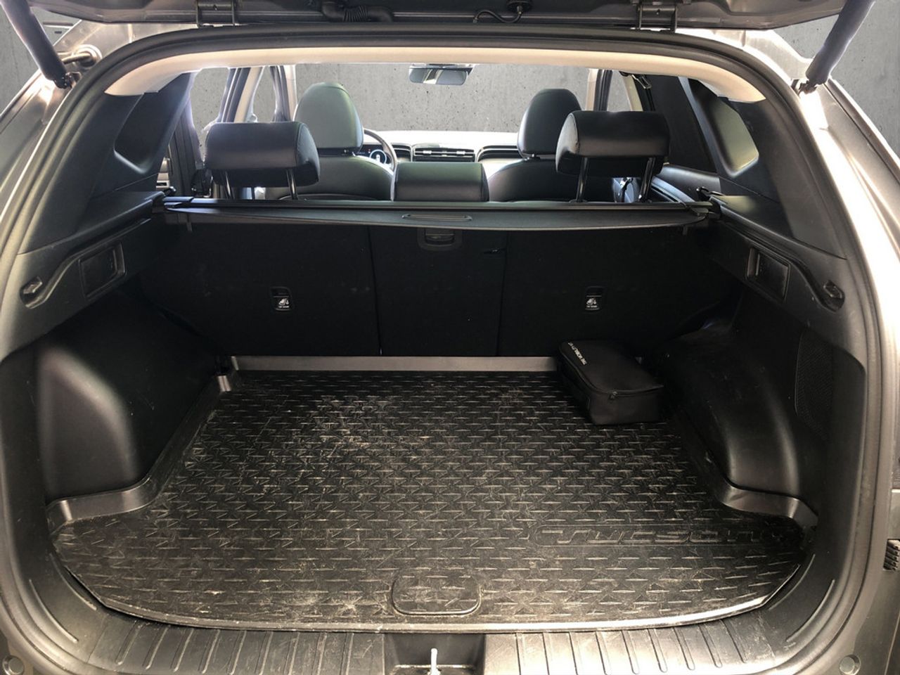 https://csb-strapi-files.fsn1.your-objectstorage.com/inventory-cars/images/1aed3568147cec1c16e3fc055c365ac2c65bc252/15_1280_8385.jpg