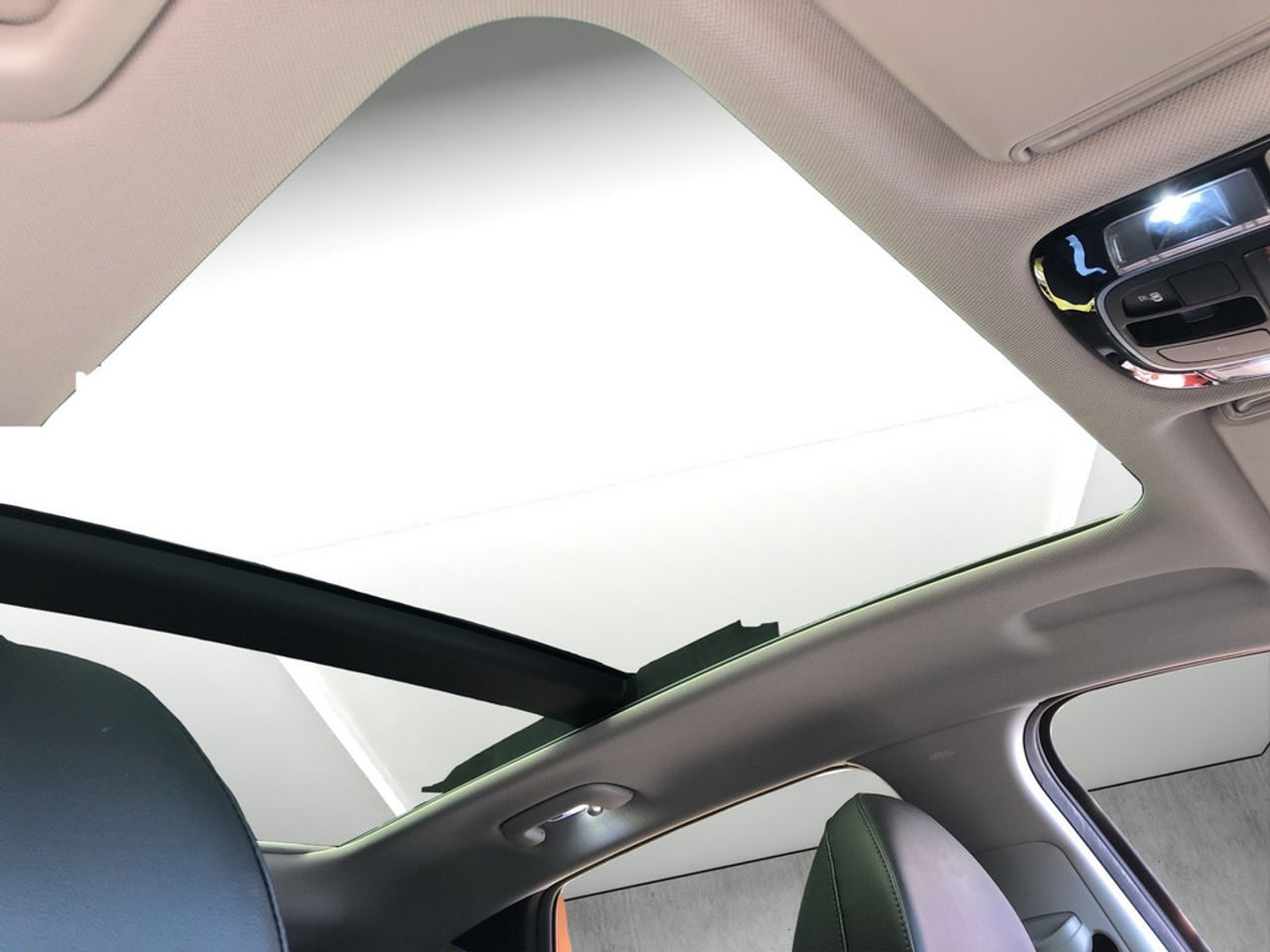 https://csb-strapi-files.fsn1.your-objectstorage.com/inventory-cars/images/1aed3568147cec1c16e3fc055c365ac2c65bc252/17_1280_3040.jpg