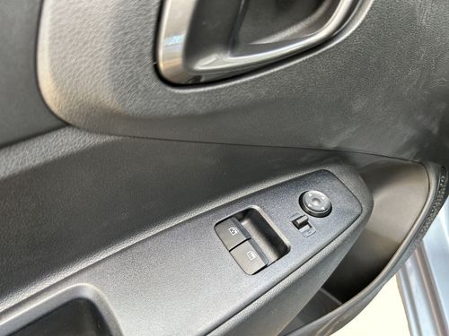 https://csb-strapi-files.fsn1.your-objectstorage.com/inventory-cars/images/1b68d29b3be13ab94d0488b843c2d86bb986d6d9/13_500_2613.jpg