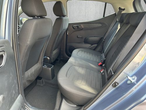 https://csb-strapi-files.fsn1.your-objectstorage.com/inventory-cars/images/1b68d29b3be13ab94d0488b843c2d86bb986d6d9/14_500_2251.jpg