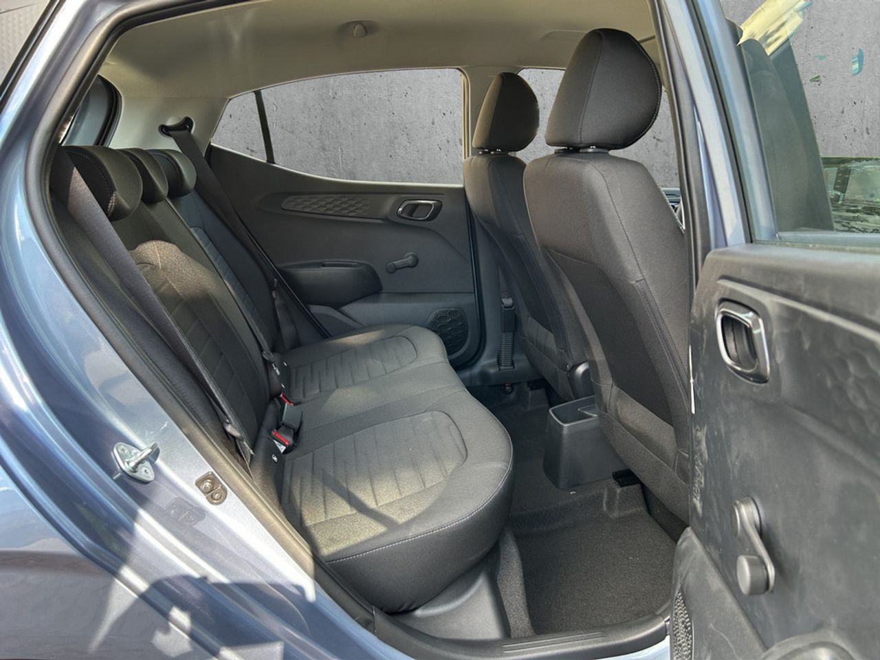https://csb-strapi-files.fsn1.your-objectstorage.com/inventory-cars/images/1b68d29b3be13ab94d0488b843c2d86bb986d6d9/18_1280_2558.jpg