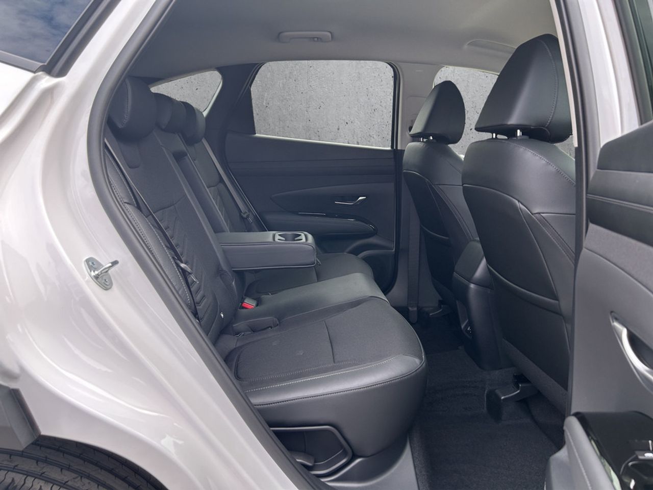 https://csb-strapi-files.fsn1.your-objectstorage.com/inventory-cars/images/1c626179f50d8f09f6f79d5edb50d6b37e3692fe/19_1280_8317.jpg
