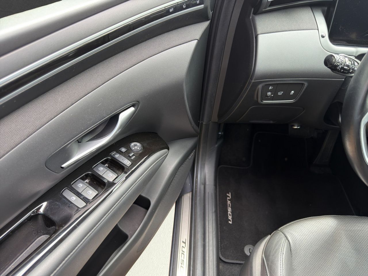 https://csb-strapi-files.fsn1.your-objectstorage.com/inventory-cars/images/1d32d28fbfe088d70283b89170242d20a6699be1/11_1280_9573.jpg