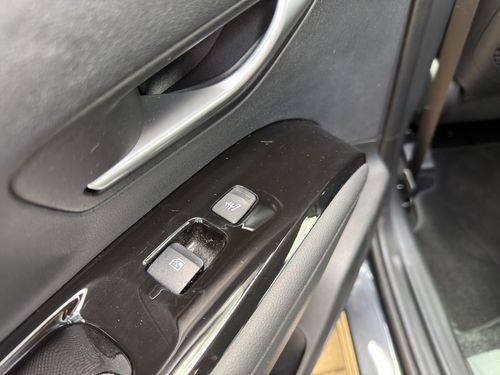 https://csb-strapi-files.fsn1.your-objectstorage.com/inventory-cars/images/1d32d28fbfe088d70283b89170242d20a6699be1/21_500_2666.jpg