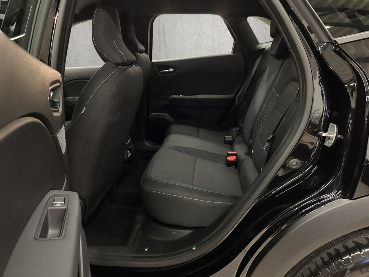 https://csb-strapi-files.fsn1.your-objectstorage.com/inventory-cars/images/1dd9a5176ccde63ba8f19fcfdb6fd35afabcf031/14_1280_3657.jpg