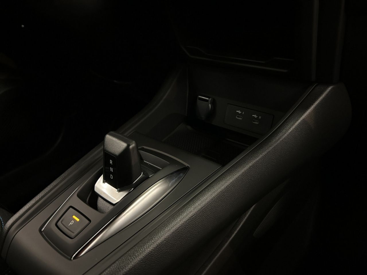 https://csb-strapi-files.fsn1.your-objectstorage.com/inventory-cars/images/1dd9a5176ccde63ba8f19fcfdb6fd35afabcf031/19_1280_4360.jpg