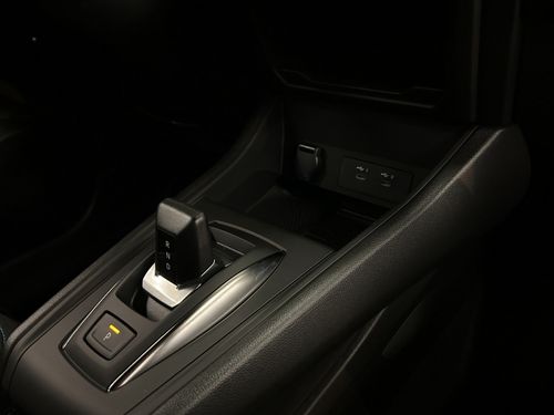 https://csb-strapi-files.fsn1.your-objectstorage.com/inventory-cars/images/1dd9a5176ccde63ba8f19fcfdb6fd35afabcf031/19_500_3848.jpg