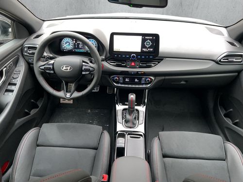 https://csb-strapi-files.fsn1.your-objectstorage.com/inventory-cars/images/1df45633aa08f8598d65ef662de918fe06f696f3/16_500_7326.jpg