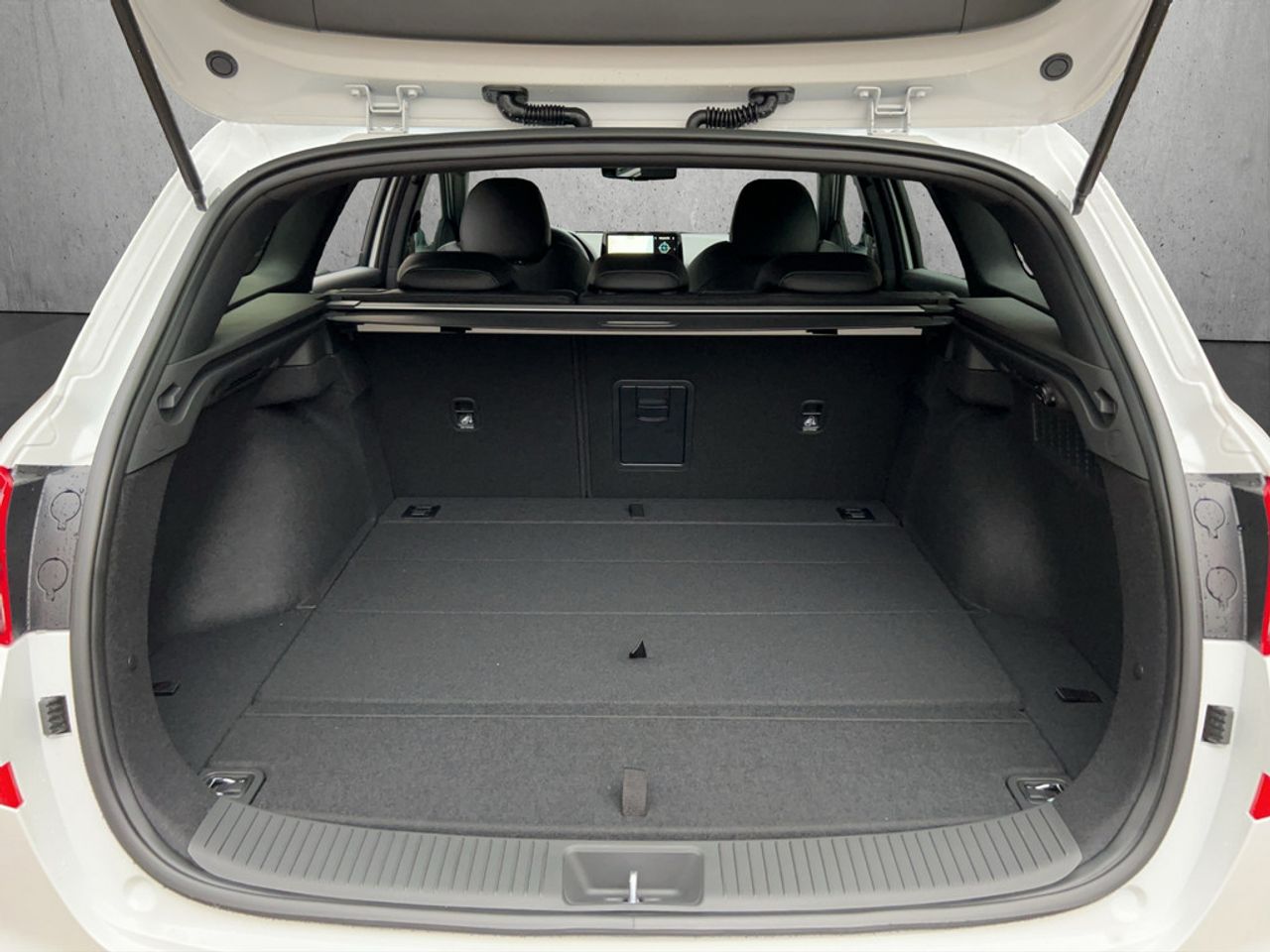 https://csb-strapi-files.fsn1.your-objectstorage.com/inventory-cars/images/1df45633aa08f8598d65ef662de918fe06f696f3/18_1280_1341.jpg