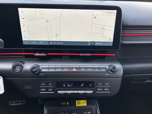https://csb-strapi-files.fsn1.your-objectstorage.com/inventory-cars/images/1e2f83da7c186e1c8d5c448061d521e92b802474/17_500_1729.jpg