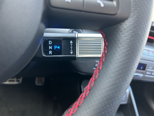 https://csb-strapi-files.fsn1.your-objectstorage.com/inventory-cars/images/1e2f83da7c186e1c8d5c448061d521e92b802474/18_500_5957.jpg