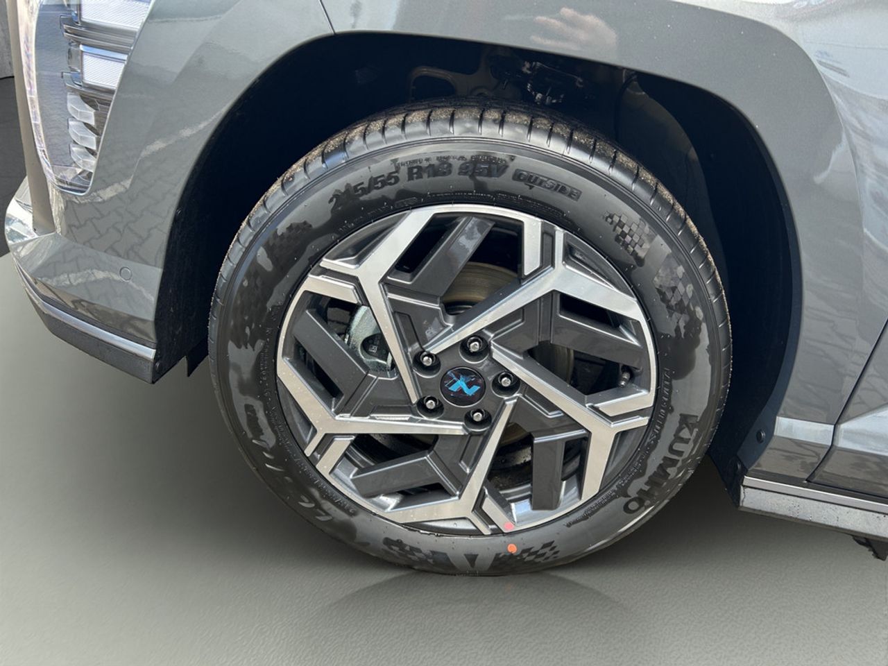 https://csb-strapi-files.fsn1.your-objectstorage.com/inventory-cars/images/1e2f83da7c186e1c8d5c448061d521e92b802474/2_1280_1826.jpg