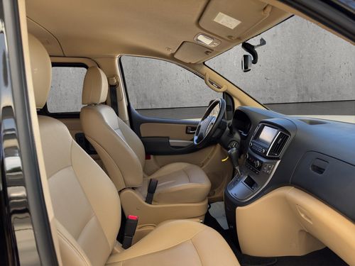 https://csb-strapi-files.fsn1.your-objectstorage.com/inventory-cars/images/1e4c22921c7d6c6f8e601ce27ec10e267f116007/12_500_3641.jpg