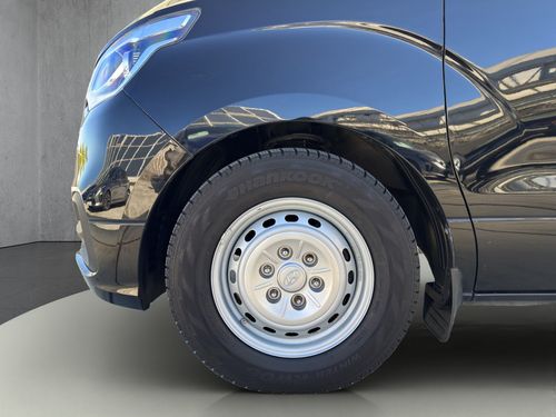 https://csb-strapi-files.fsn1.your-objectstorage.com/inventory-cars/images/1e4c22921c7d6c6f8e601ce27ec10e267f116007/2_500_4738.jpg