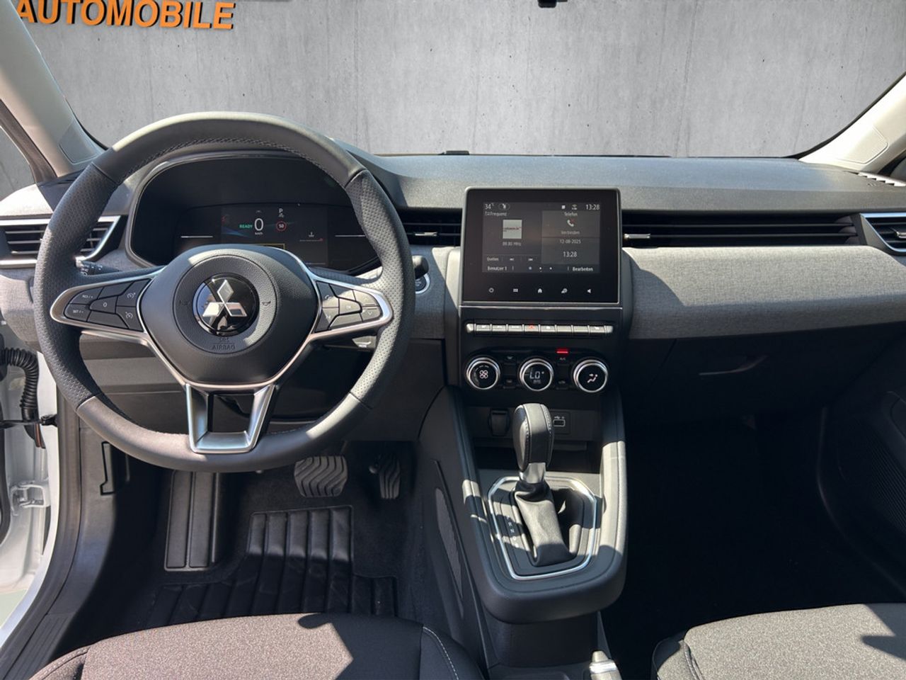 https://csb-strapi-files.fsn1.your-objectstorage.com/inventory-cars/images/1e873eb963f6b113f4127aef956303cfa1151c75/13_1280_7449.jpg