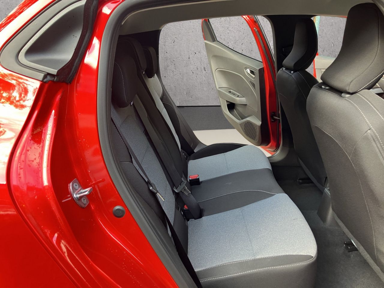 https://csb-strapi-files.fsn1.your-objectstorage.com/inventory-cars/images/1f4a247e0621234137c2971e0eee213d3dc4b464/17_1280_6401.jpg