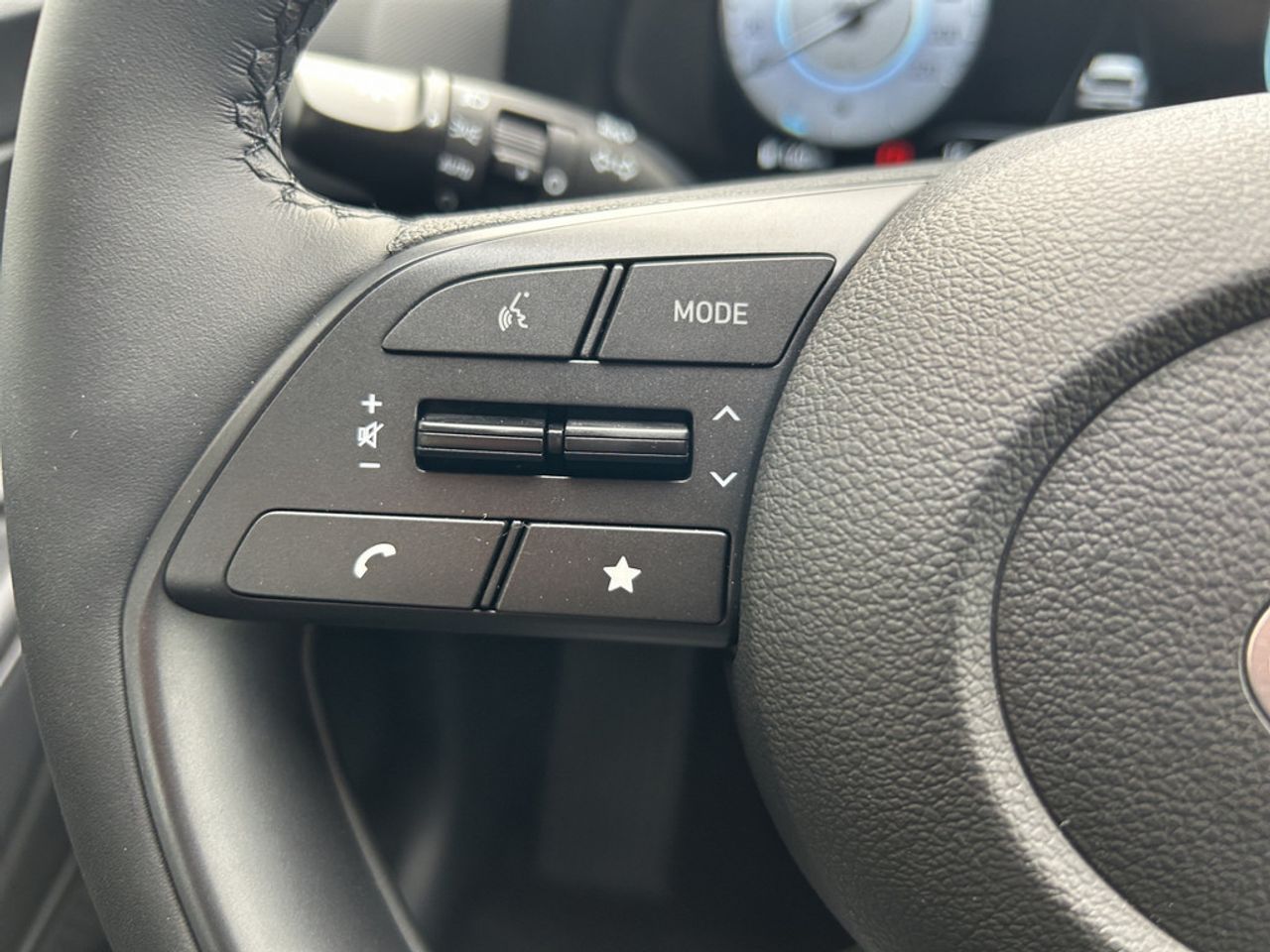 https://csb-strapi-files.fsn1.your-objectstorage.com/inventory-cars/images/1fea983a1ad20aa7fc22a95cf69a8a8704740554/30_1280_7247.jpg